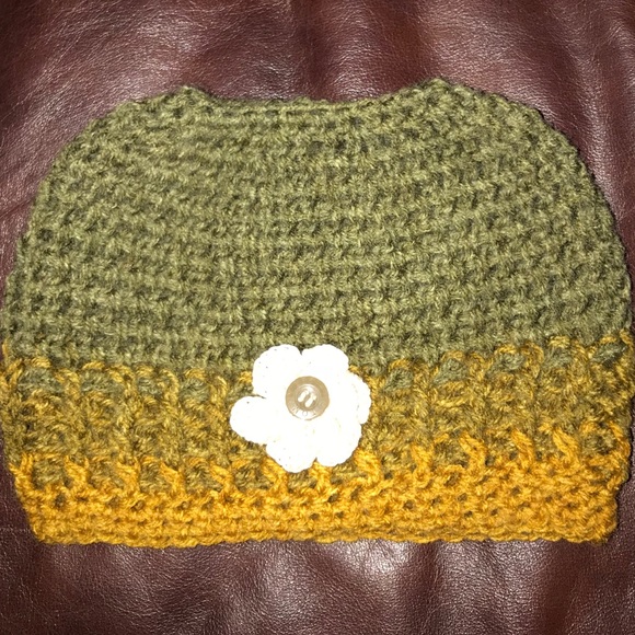 Messy Bun Beanie - Picture 3 of 7